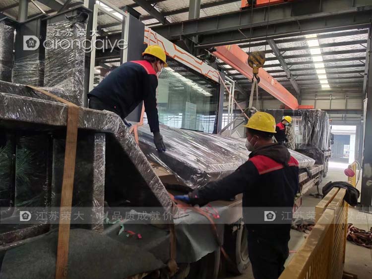 湖北智能公交車站候車亭第三批發(fā)貨配圖一