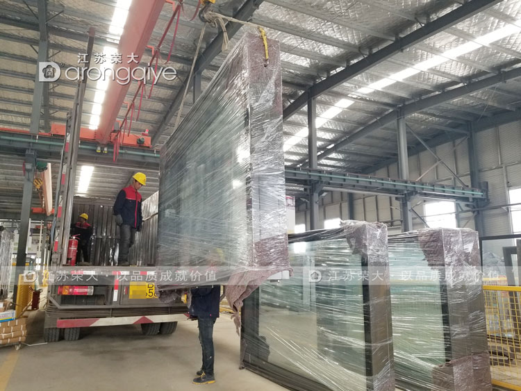 第二批遼寧公交候車亭發貨圖一